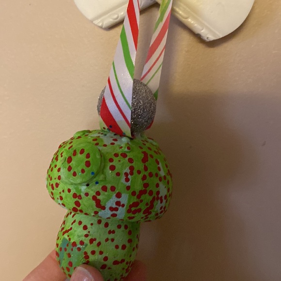 Holiday Shrooms - Picture 2 of 6